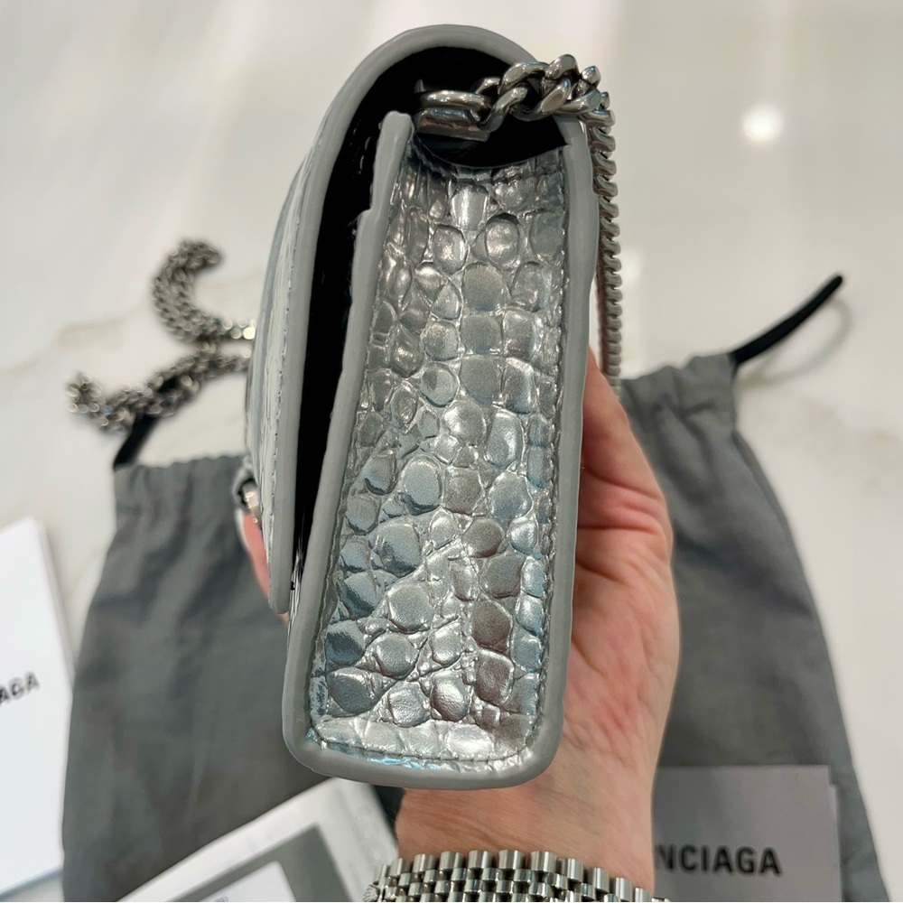 Balenciaga Hourglass Wallet on Chain - New With Tags RRP $1,750 - Picture 8 of 12